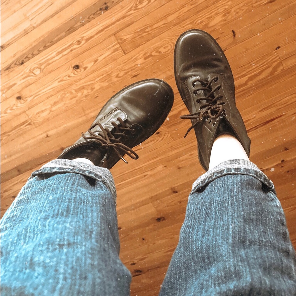 DOC MARTENS (men’s size but can fit women as well)